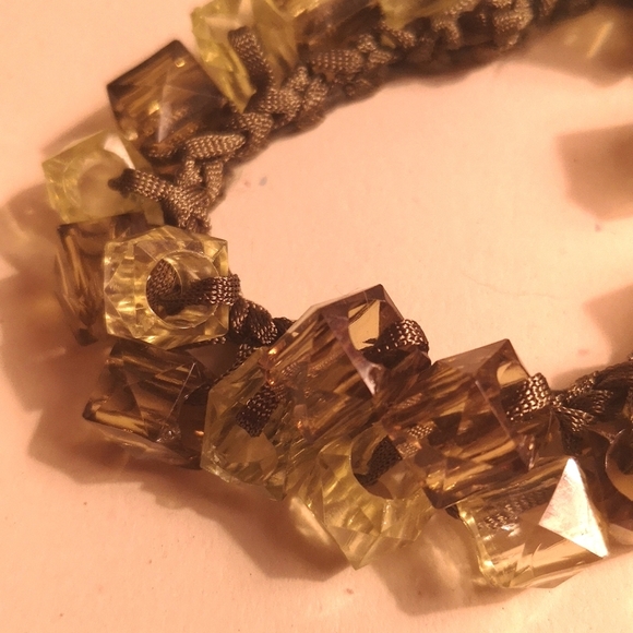 Woven beaded elasticated bracelet 🧱🔥 - Picture 2 of 3